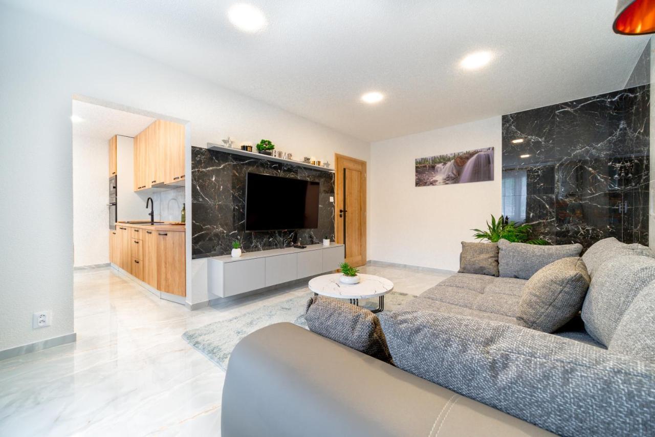 Apartman Discreet Kysucke Nove Mesto エクステリア 写真