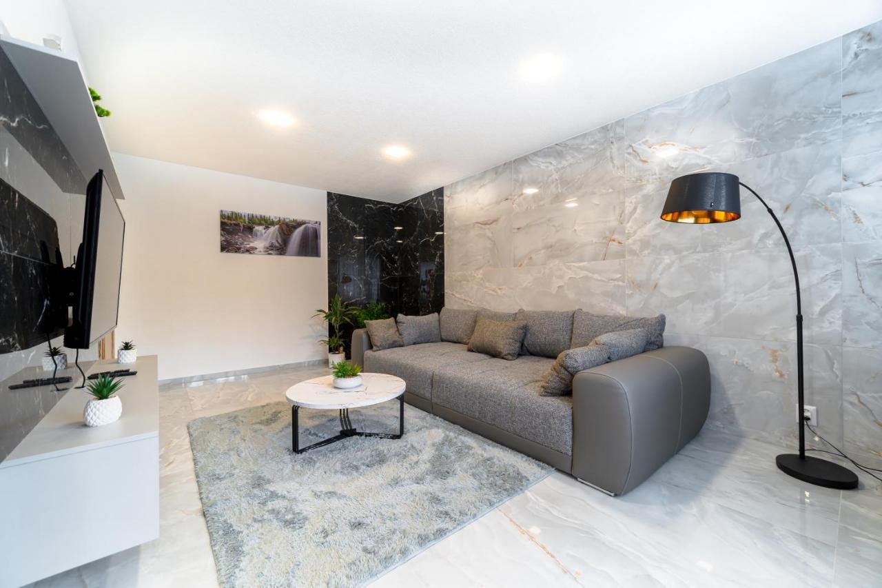 Apartman Discreet Kysucke Nove Mesto エクステリア 写真