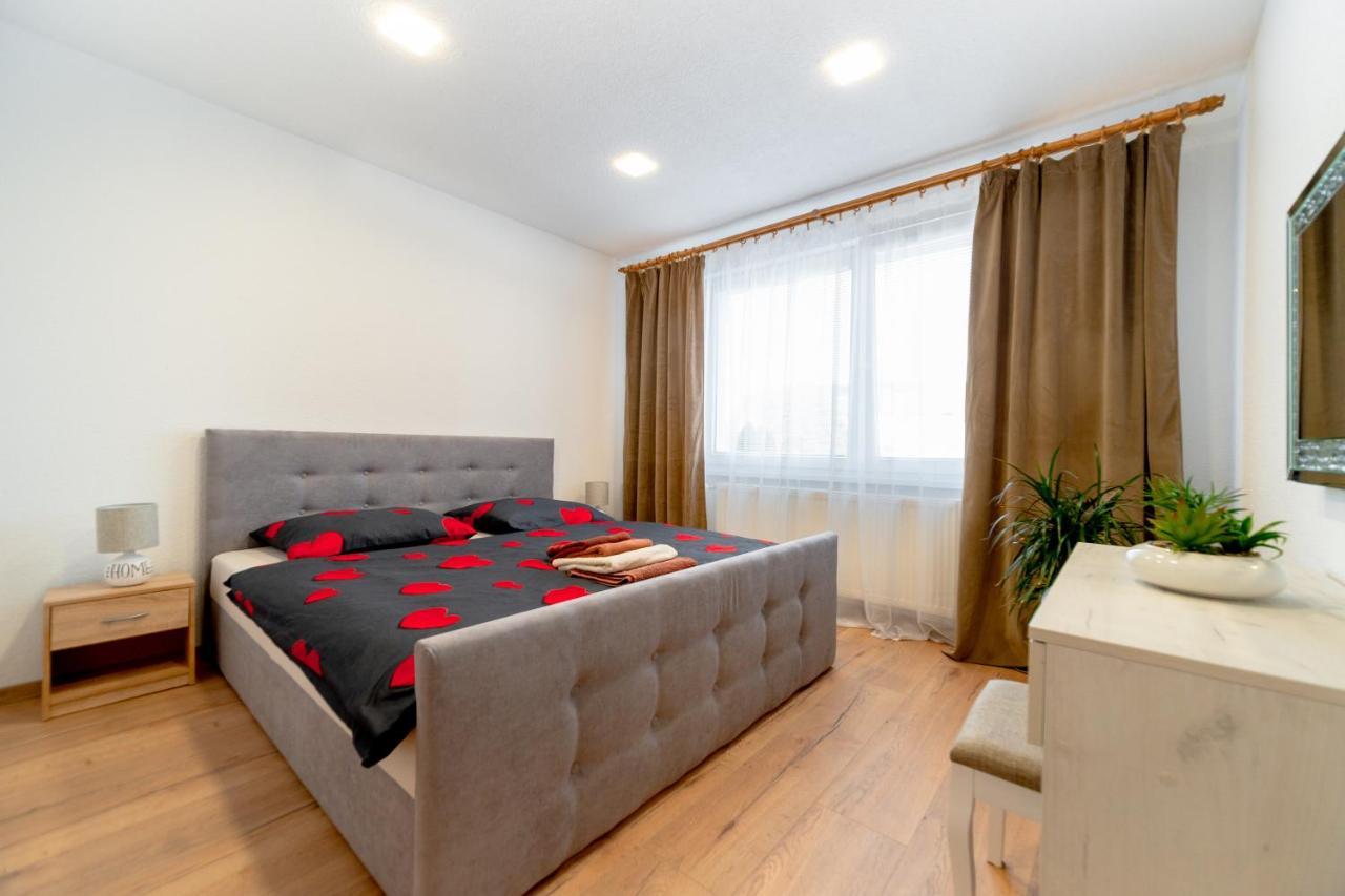 Apartman Discreet Kysucke Nove Mesto エクステリア 写真